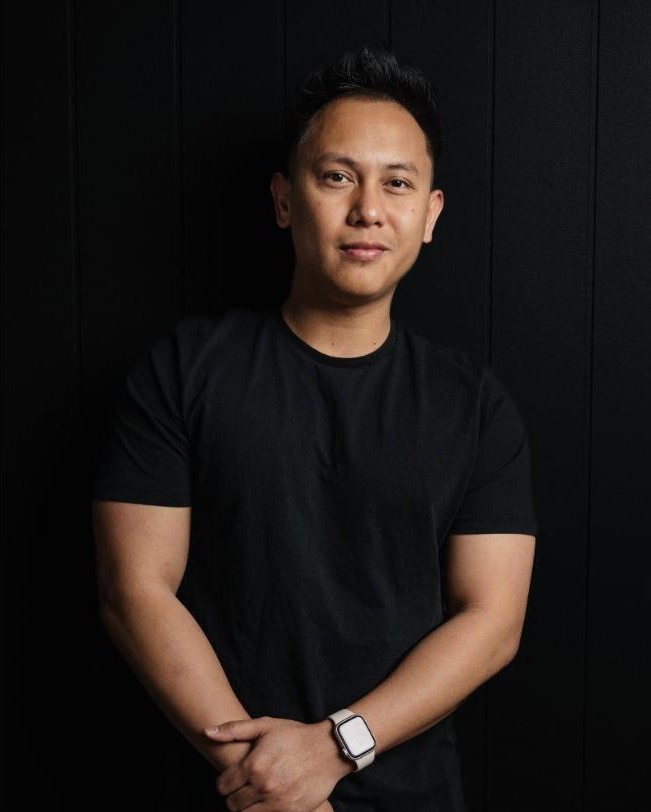 Gusti, barber at AMIN